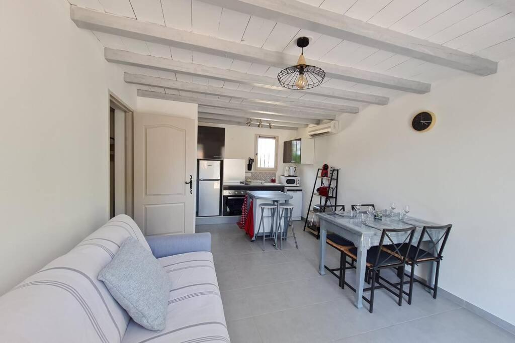 פונויל Appart Cosy Avec Son Exterieur Chaleureux,Piscine Et Parking Prive מראה חיצוני תמונה