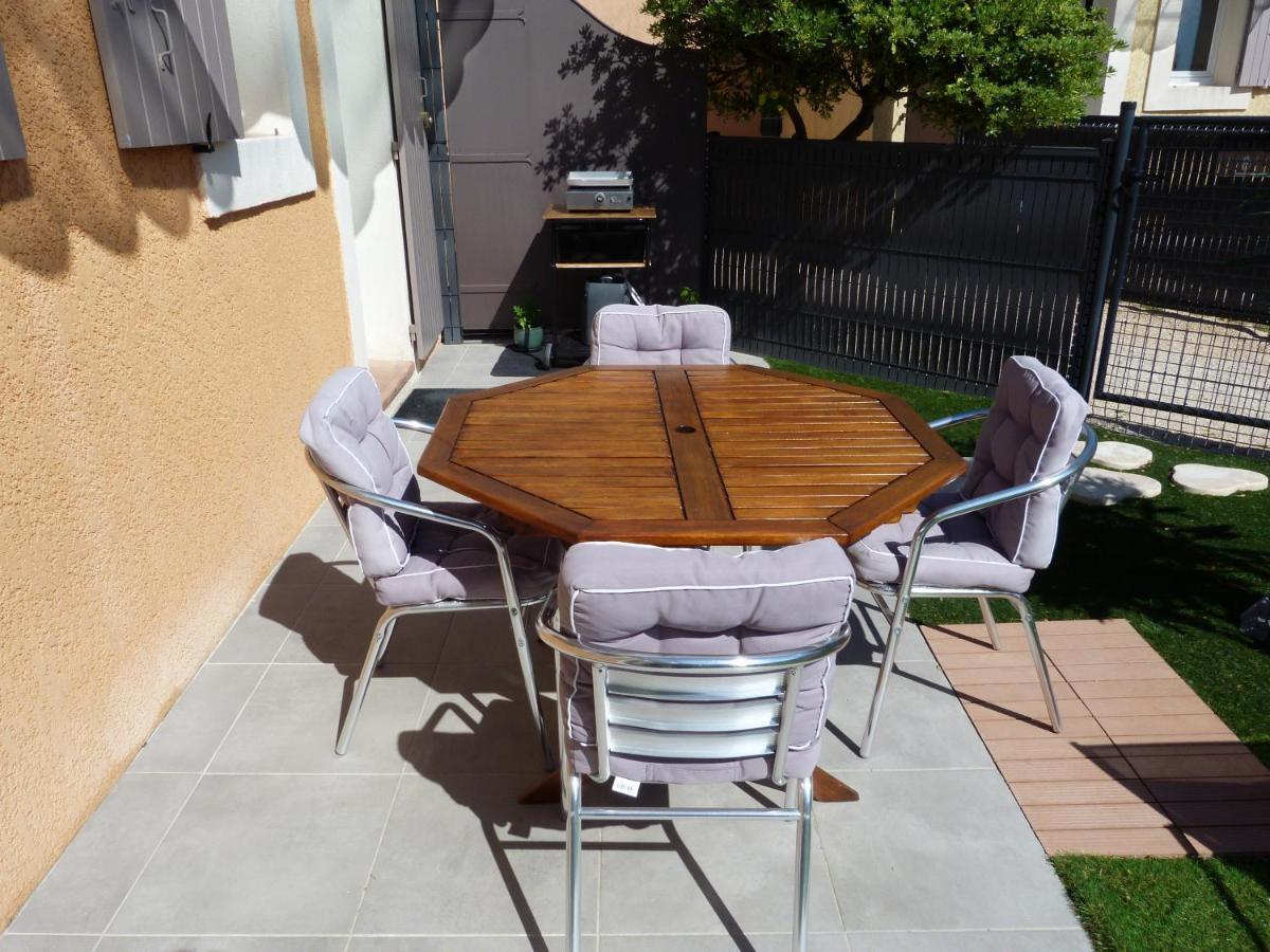 פונויל Appart Cosy Avec Son Exterieur Chaleureux,Piscine Et Parking Prive מראה חיצוני תמונה