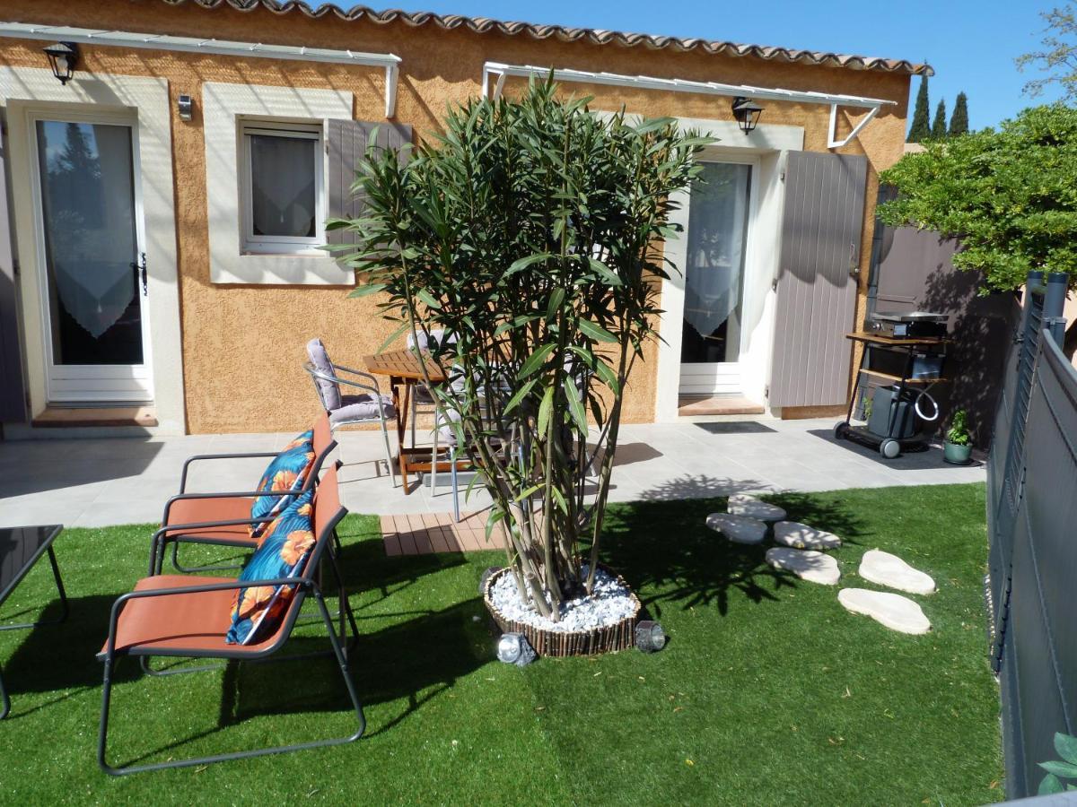 פונויל Appart Cosy Avec Son Exterieur Chaleureux,Piscine Et Parking Prive מראה חיצוני תמונה