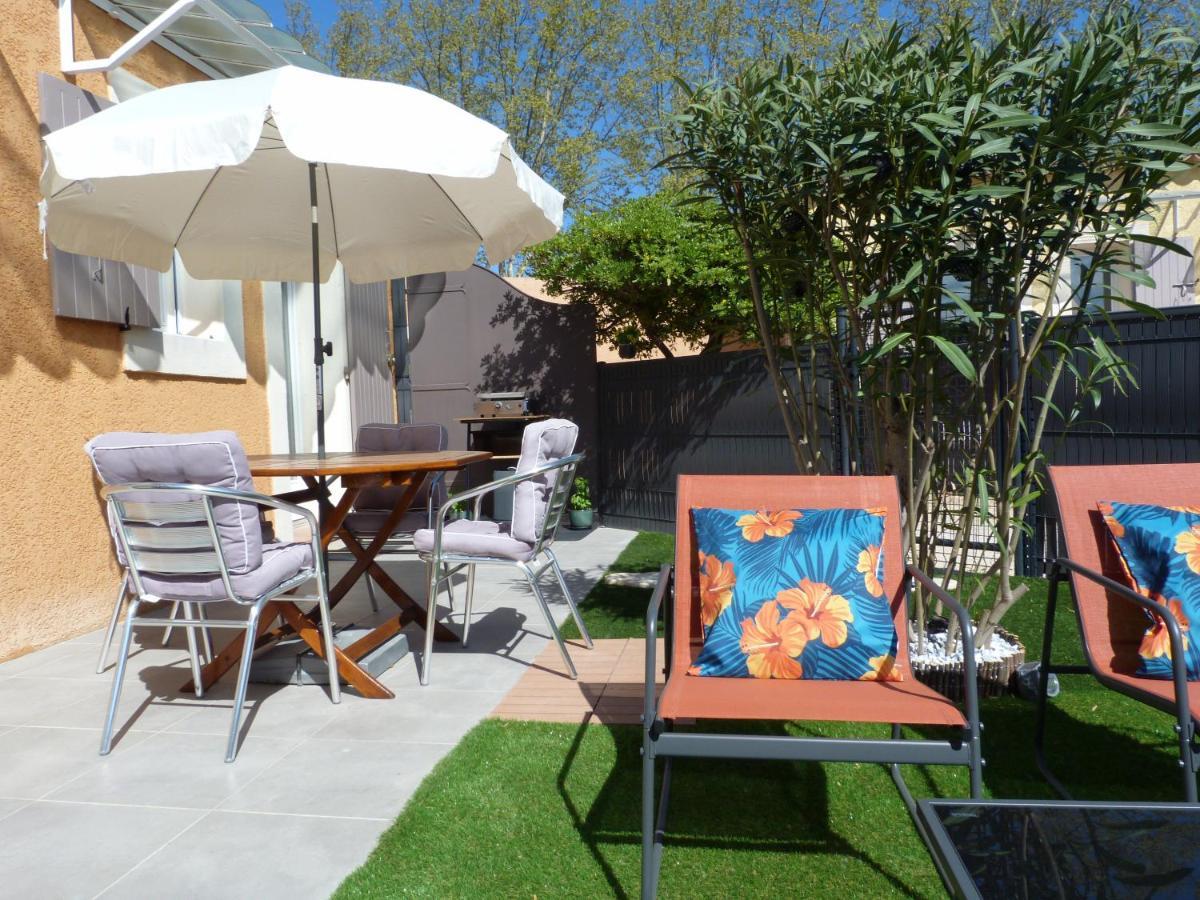 פונויל Appart Cosy Avec Son Exterieur Chaleureux,Piscine Et Parking Prive מראה חיצוני תמונה